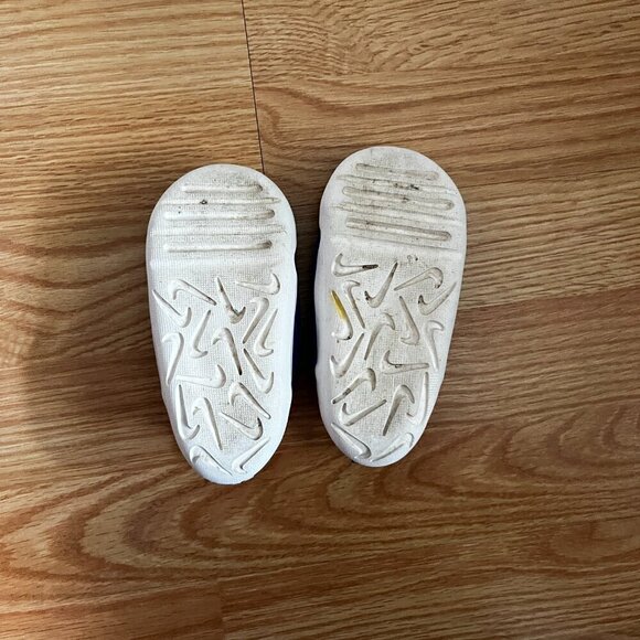 Nike Running Shoes Toddler Girls Size 7C Slide On Purple and Pink - Picture 6 of 6